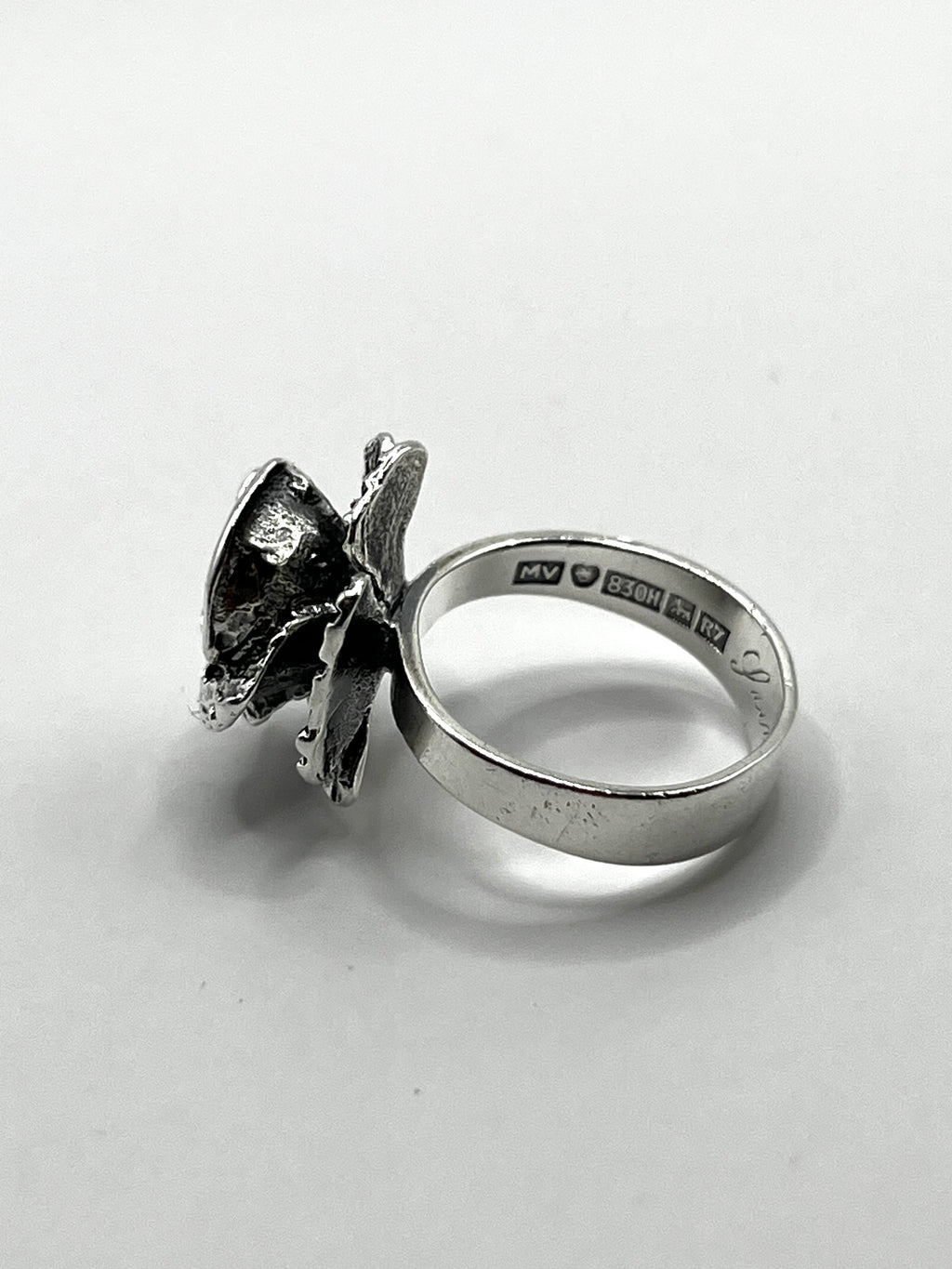 Vintage 830 Hopea Ruususormus - 17.25mm - Martti Viikinniemi 1970