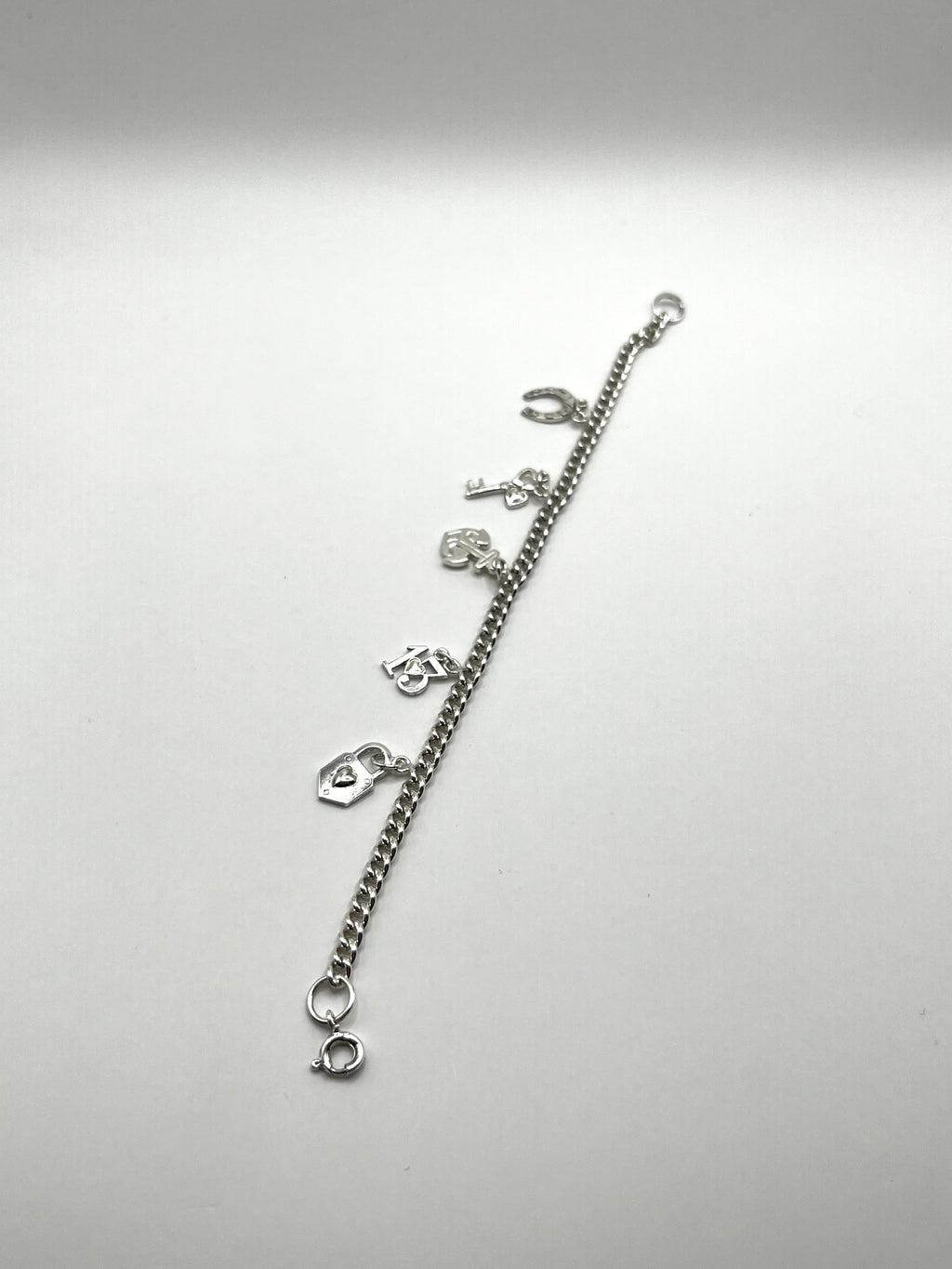 Vintage 830 Hopea Ranneketju Riipuksilla 3.5mm, 17cm